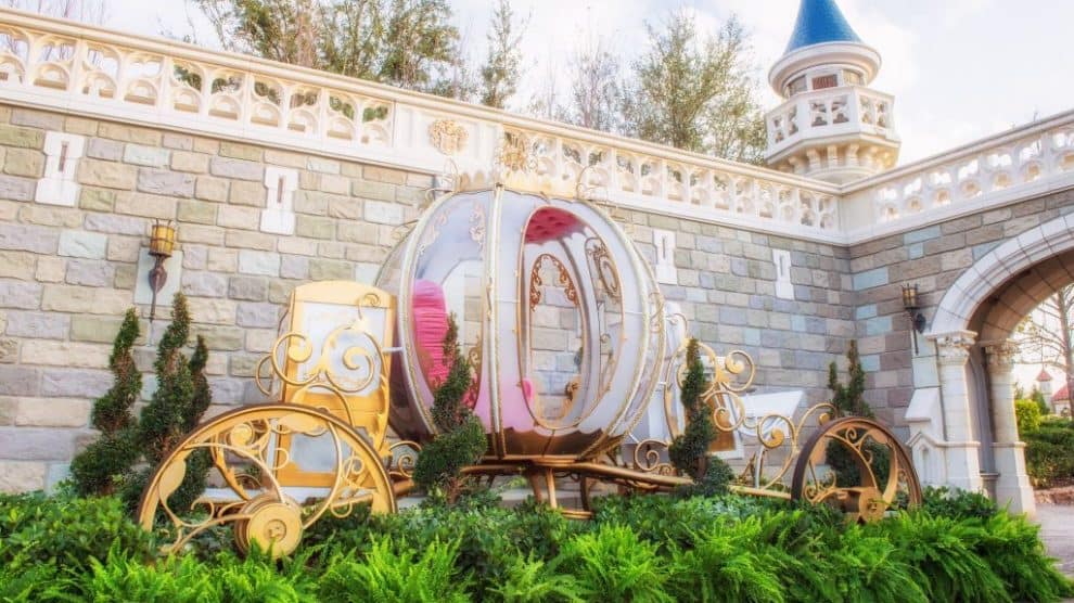 cinderellas coach photo op magic kingdom 1024x681 990x556 1