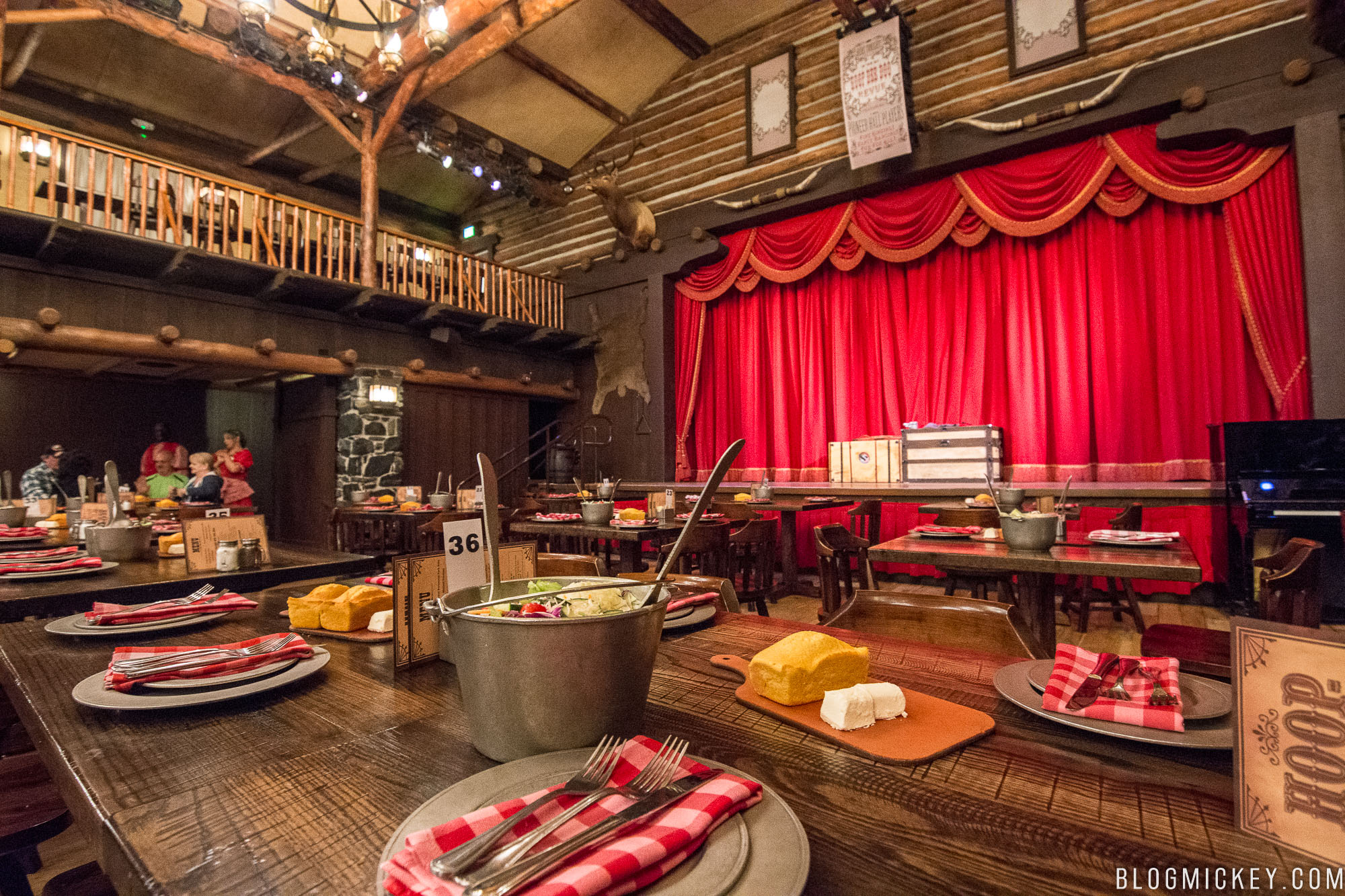 hoop dee doo revue interior 01242018 3