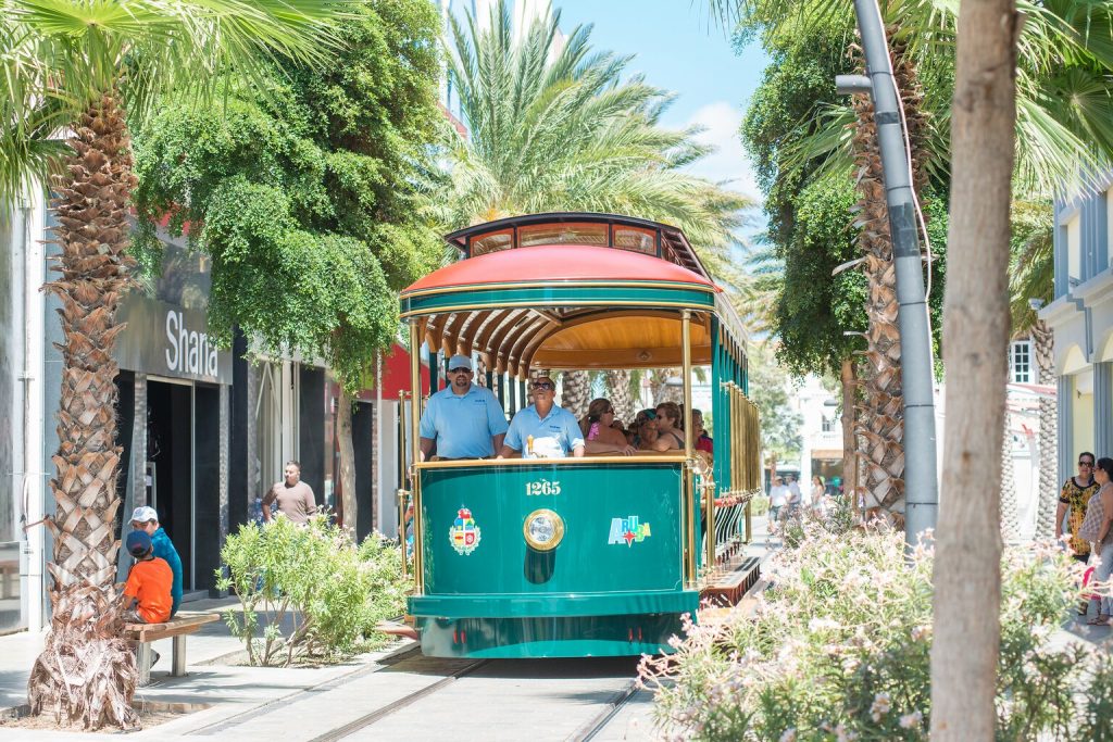 tablet portrait horizontal rectangle retina Tram in Main street mainstreet tram 7