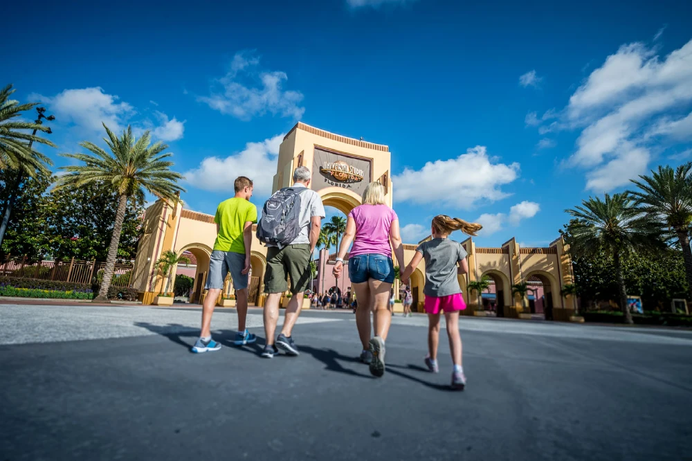 US family in Orlando theme park