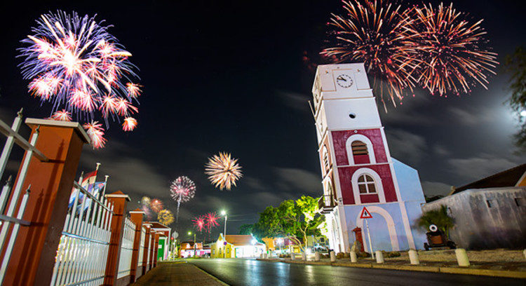 427 Aruba Oranjestad Fireworks MG 7539 Edit Edit 3 750x408 1