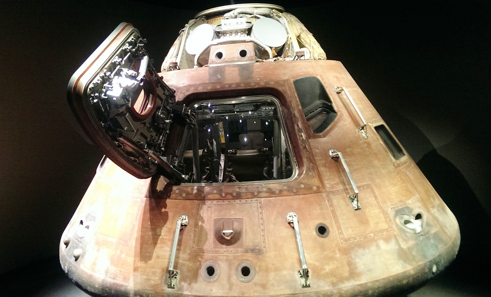 space capsule g39836b923 1920