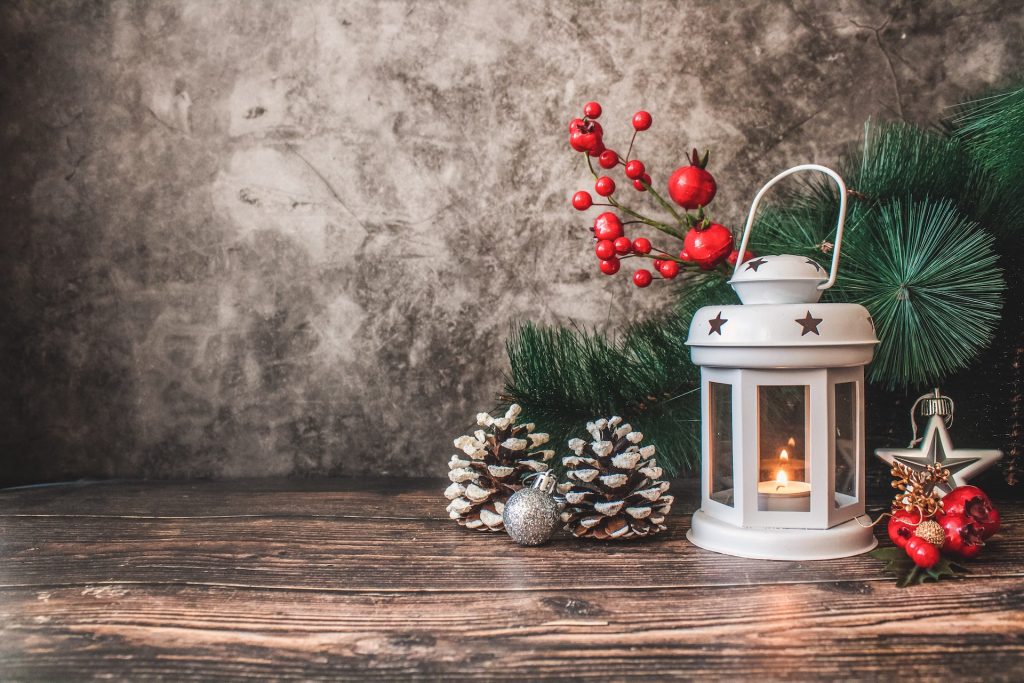 holiday lantern with pinecones