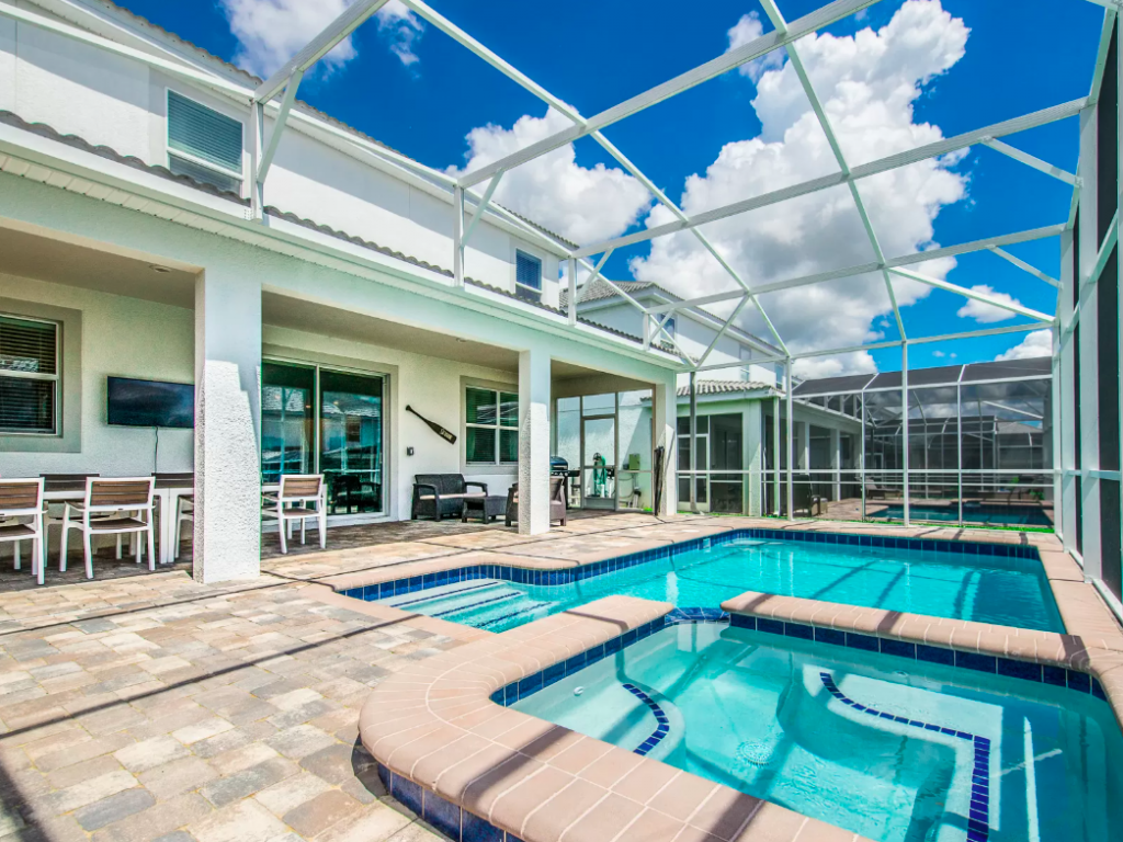 Airbnb Orlando with a Pool