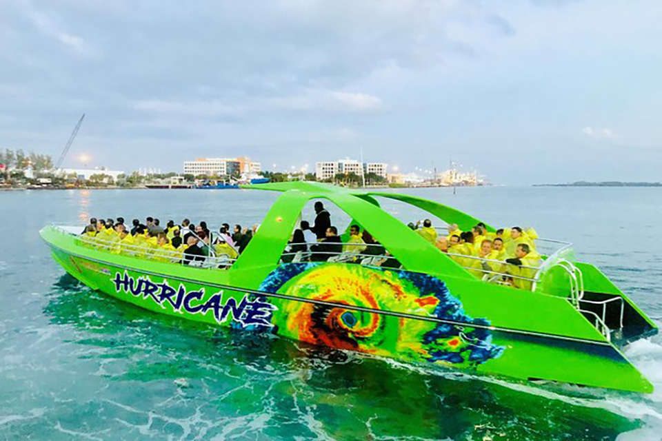 speedboat sightseeing tour