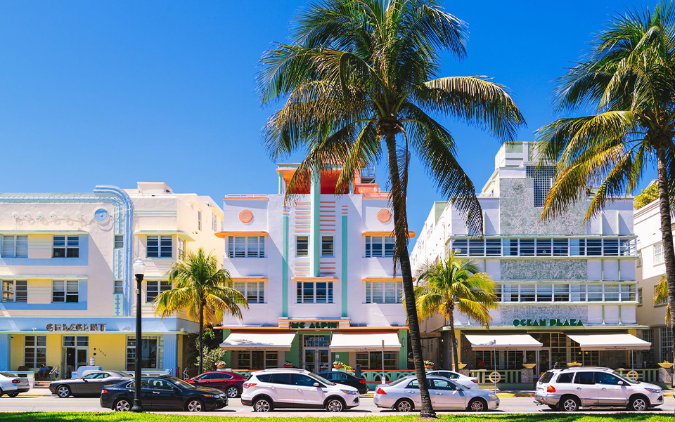 Lincoln Road Mall: Shop, Dine, and Celebrate the Magic of Miami