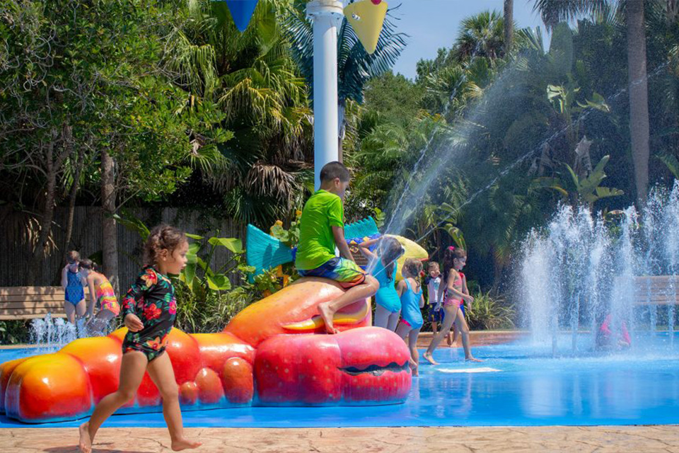 casiola orlando florida central zoo splash pad