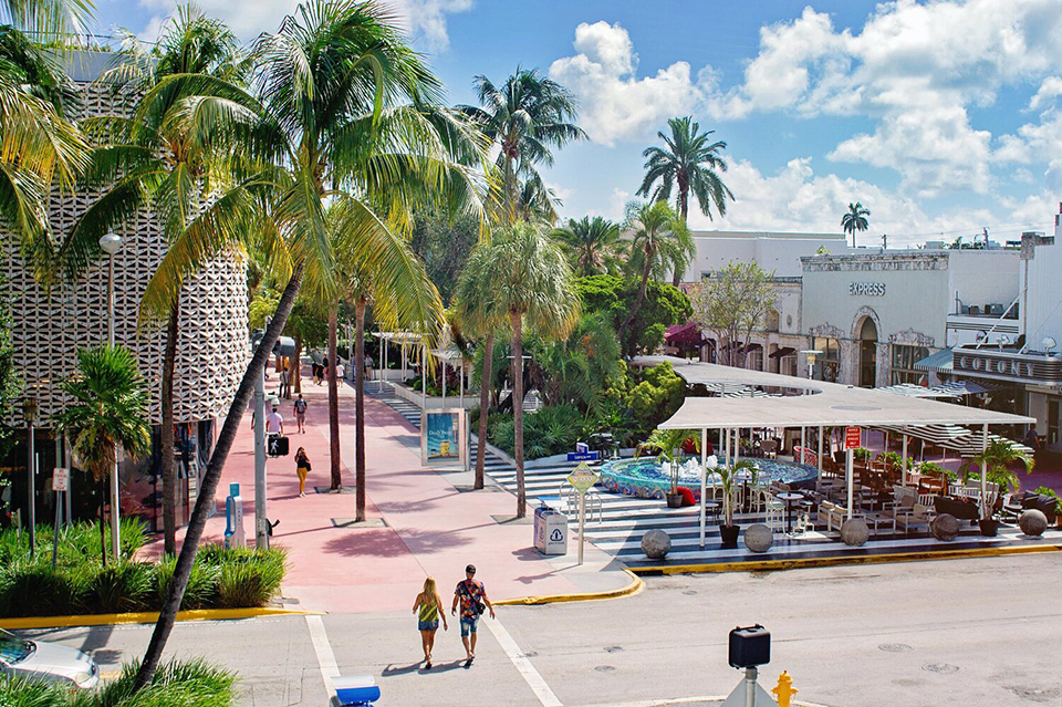 Lincoln Road Mall: Shop, Dine, and Celebrate the Magic of Miami Beach! -  Casiola