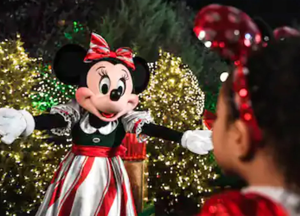 casiola orlando mickeys very merry christmas party meet and greets