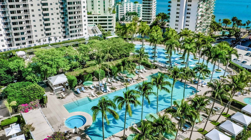 casiola miami four seasons hotel