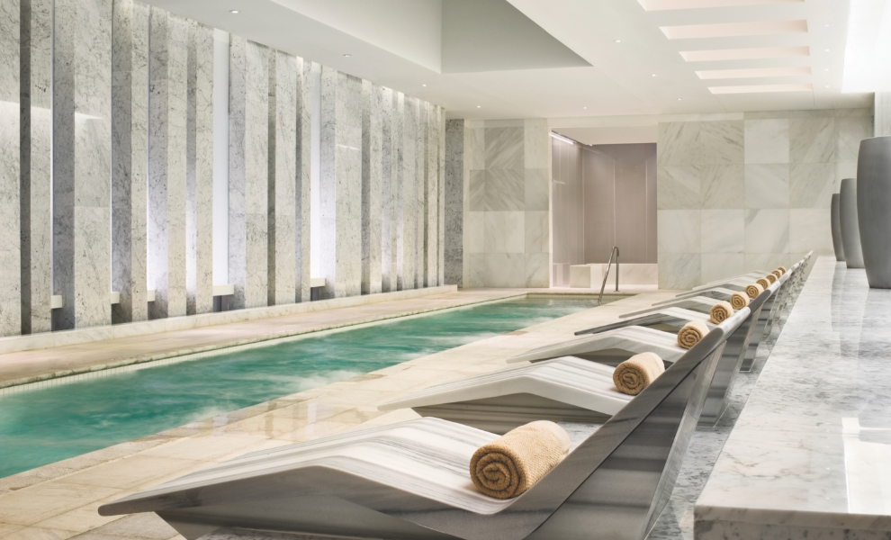 fontainebleau miami beach wellness lapis spa pool lounge 990 1