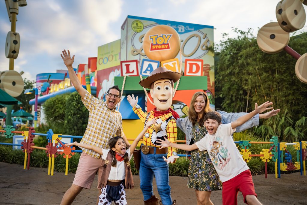 Orlando vacation homes near Disney World: 7 magical reasons to visit for Easter and park anniversaries 24 Orlando vacation homes near Disney World